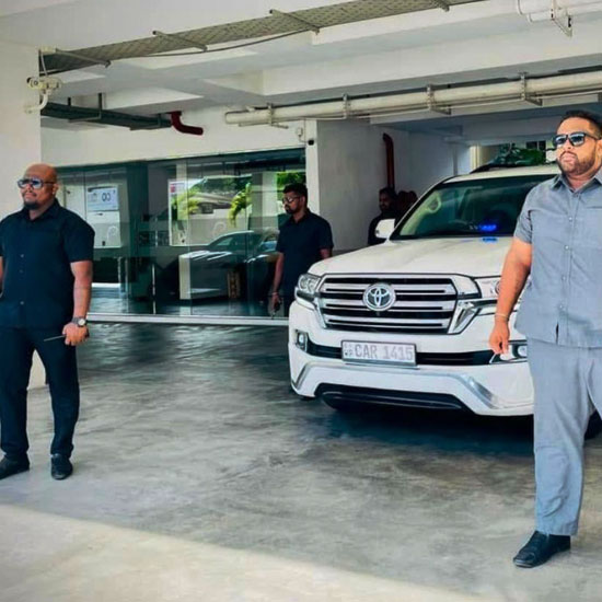 Royal Eagles Security Services (Pvt) Ltd is a premier security services provider based in Sri Lanka, committed to delivering top-tier security solutions to commercial, industrial, residential, and government establishments.