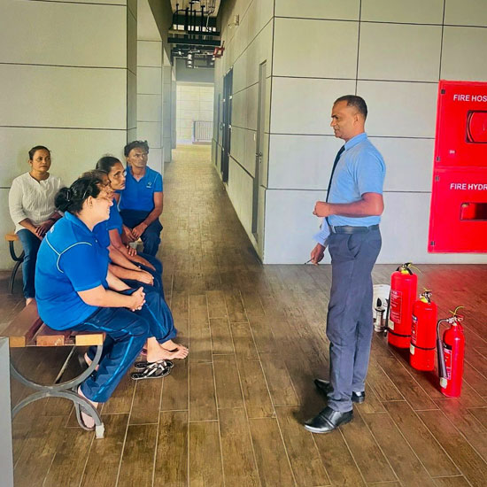 Royal Eagles Security Services (Pvt) Ltd is a premier security services provider based in Sri Lanka, committed to delivering top-tier security solutions to commercial, industrial, residential, and government establishments.